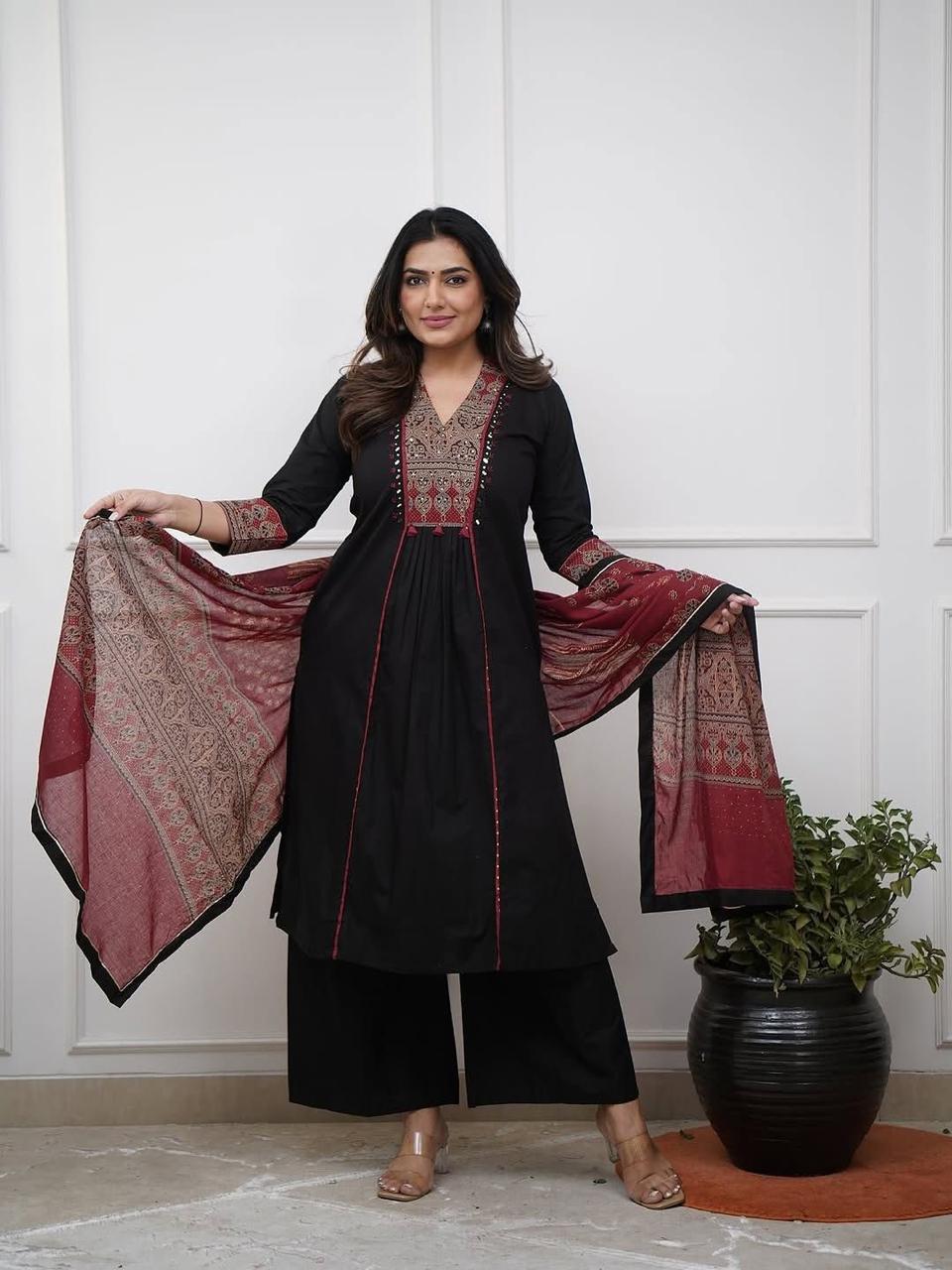 Elegant Black Anarkali Kurta Set with Maroon Printed Dupatta