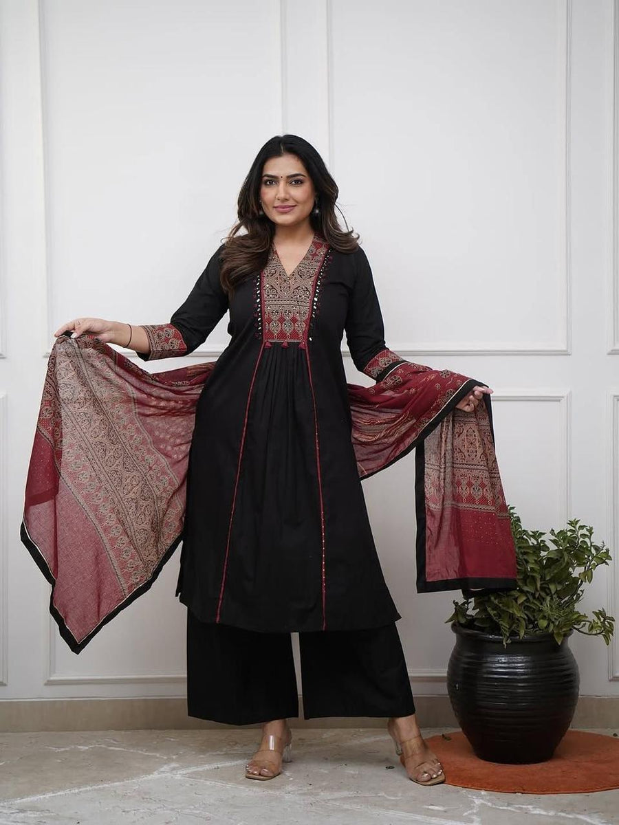 Elegant Black Anarkali Kurta Set with Maroon Printed Dupatta